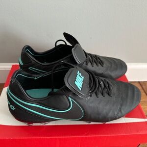 Nike Tiempo Men’s Soccer Cleats- Size11